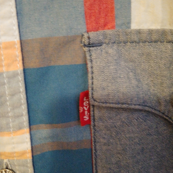 Levi's Boy's Plaid Shirt - Picture 3 of 5